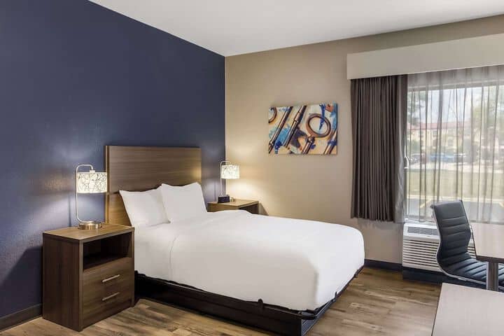 Room 16 of 33