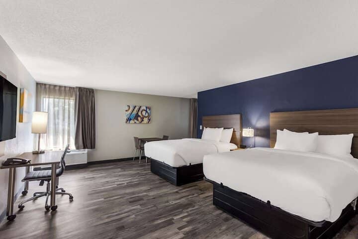 Room 6 of 33